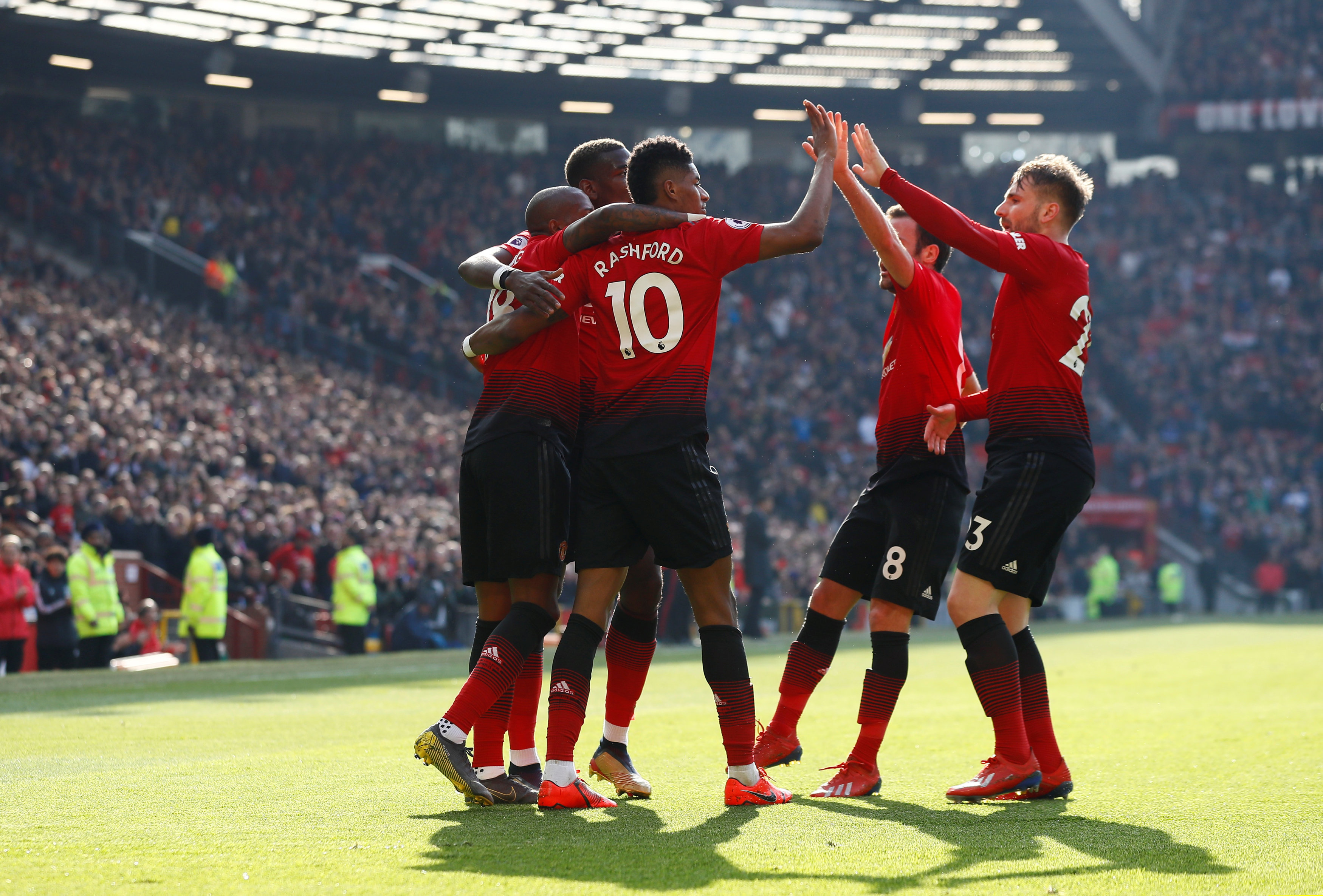 护航亚冬会 护航亚冬会