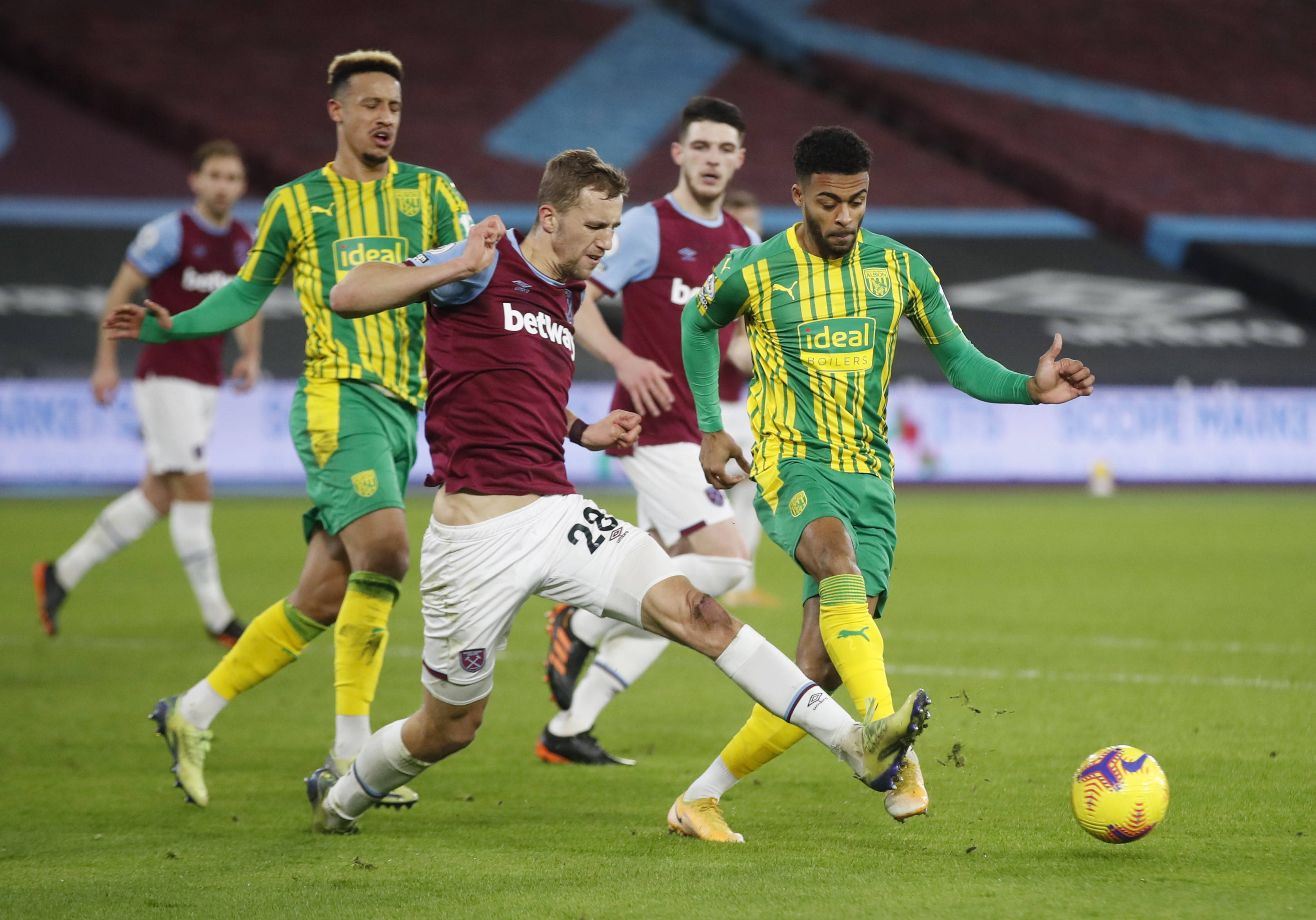 中場防守缺 中場防守缺